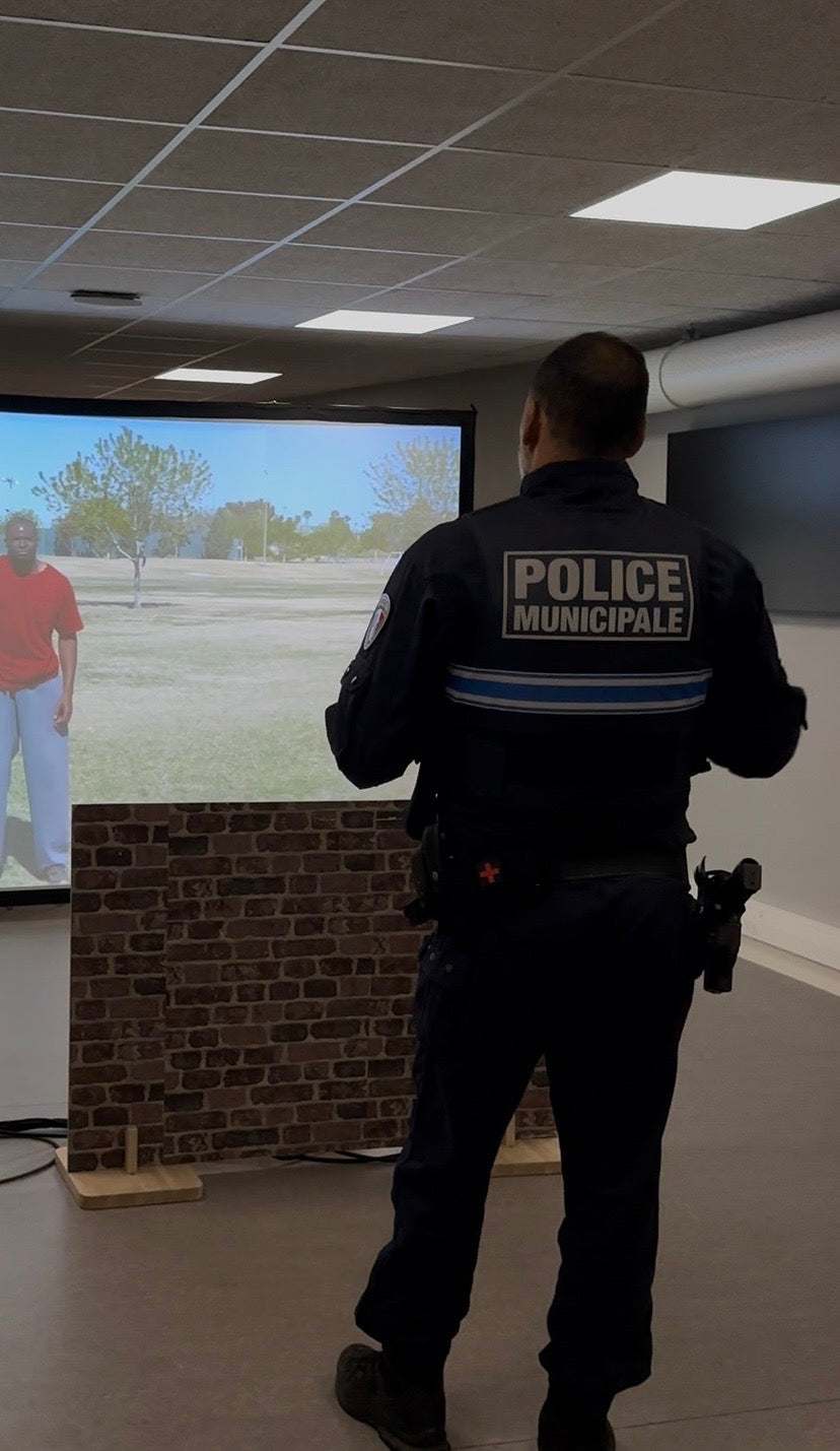 Gestion d'individu armé couteau et règles d'engagement