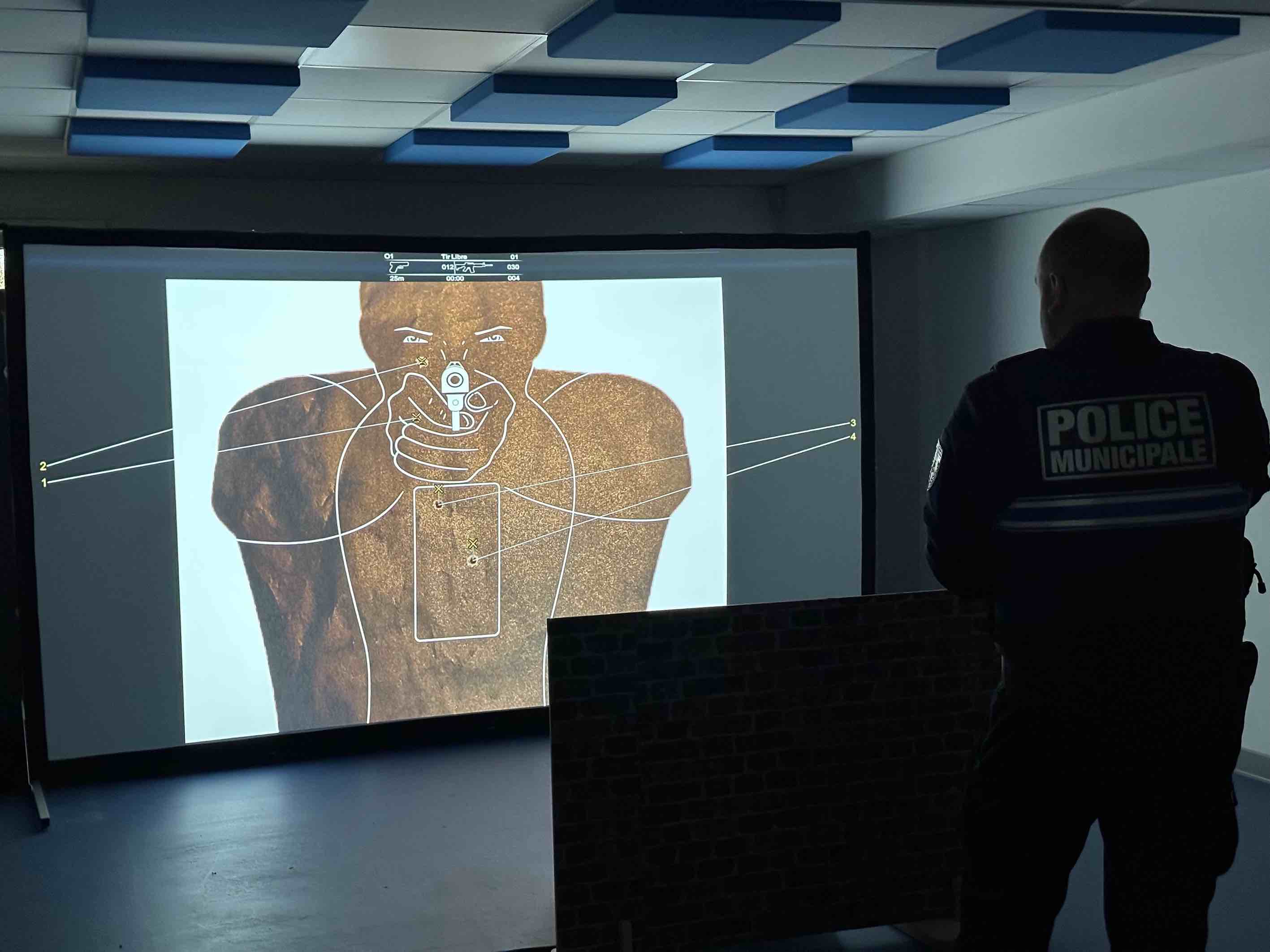 Entraînement tir de riposte et mise à l'abri sous feu ennemi