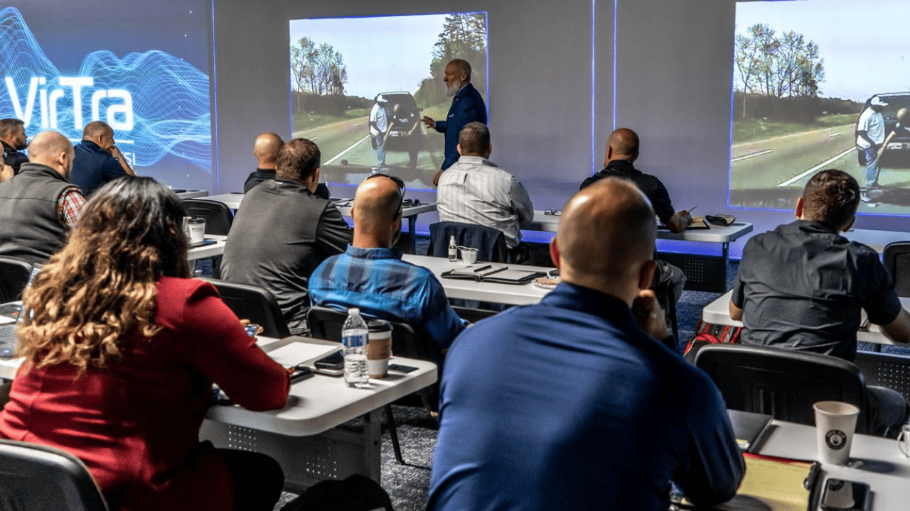 Salle de formation mobile installée en préfecture pour session tir
